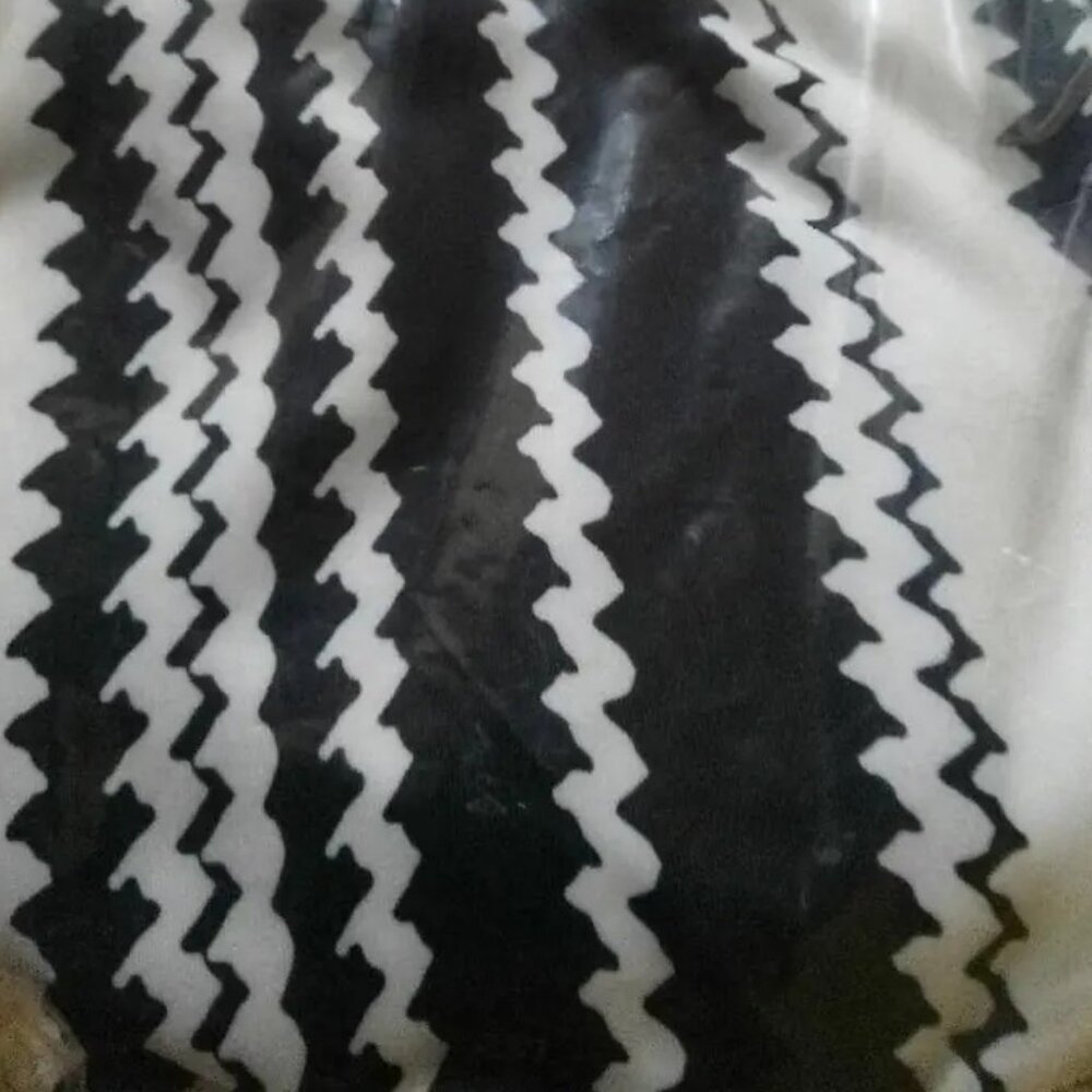 Vertical ZigZag Stripes Wide Leg Flared Pants Black White - Picture 5 of 8